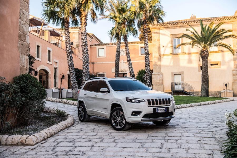  Jeep Cherokee Overland (KL) 2018 года  (WW) (фото 13 из 58)